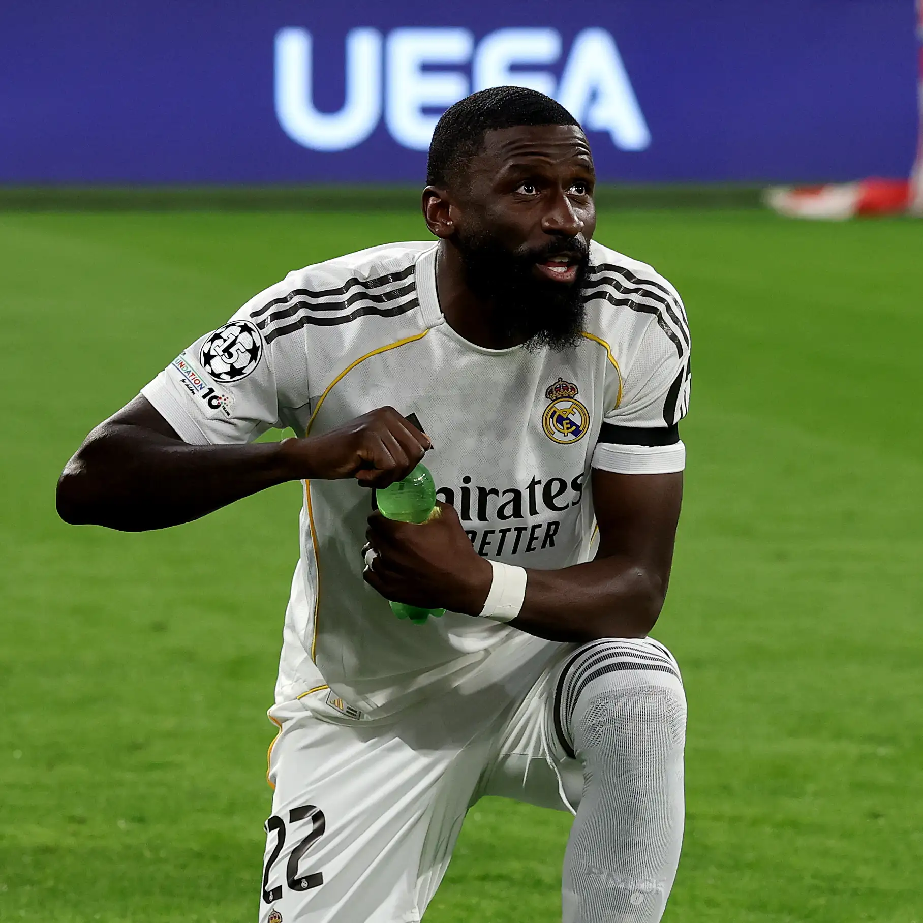 أزمة داخل ريال مدريد.. روديجر يصفع كاريراس في غرفة الملابس وتوترات تهدد استقرار الفريق الملكي