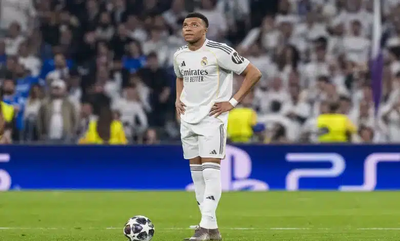أزمة داخل ريال مدريد بسبب مبابي.. اتهامات بوجود حملة سرية لتحويل النجم الفرنسي إلى “الشرير” داخل غرفة الملابس