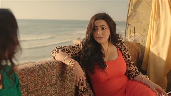 نهى عابدين ترفض الصداقات في الوسط الفني وتكشف السبب.. تصريحات جريئة من نهى عابدين: لا أمانع الزواج في السر