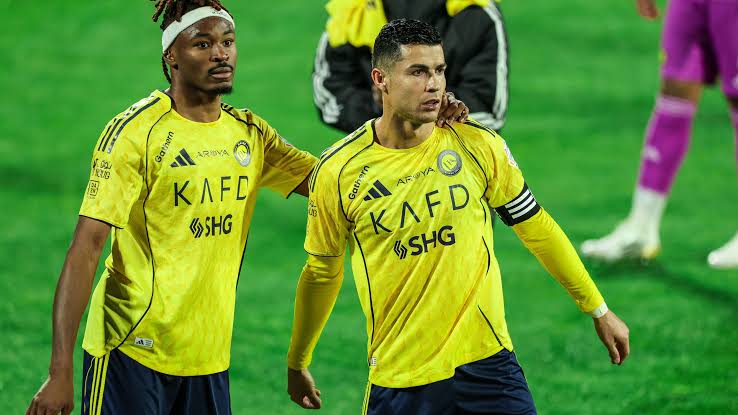 القنوات الناقلة لمباراة النصر والتعاون غدًا الجمعة 28 أغسطس 2026 في دوري روشن السعودي.. الموعد والتردد والمعلق وطريقة مشاهدة البث المباشر